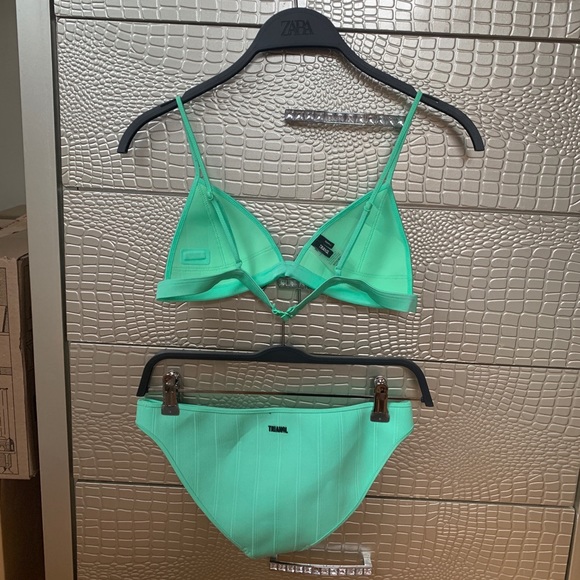 Triangl Bikini Set - Picture 2 of 3